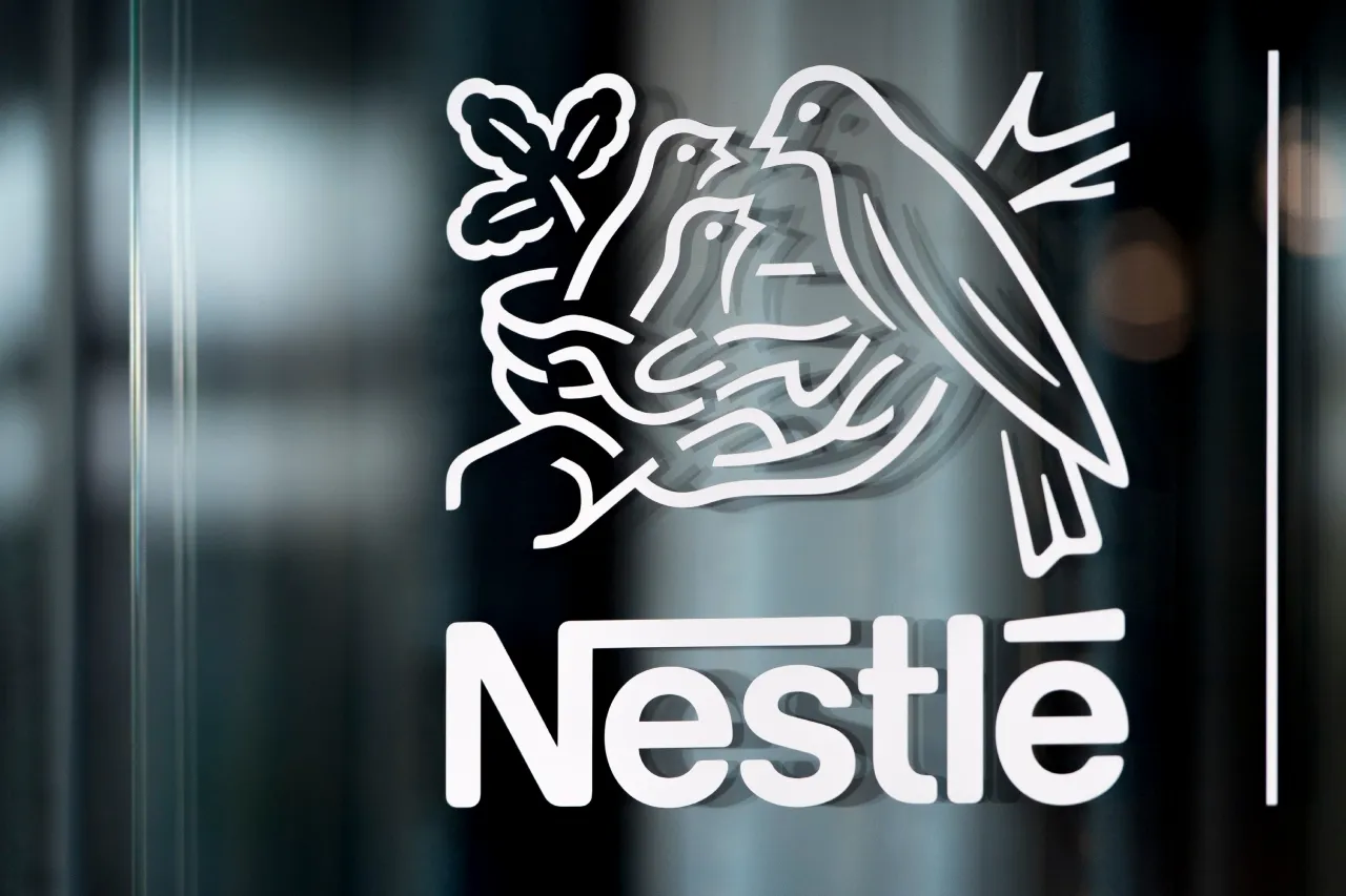 Nestlé eliminará colorantes artificiales de alimentos en EU para 2026