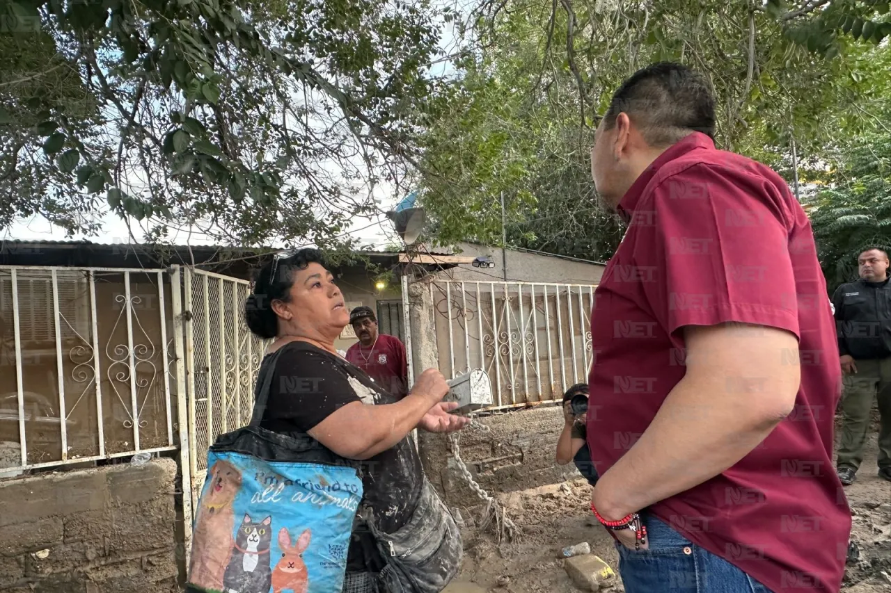 Visita Pérez Cuéllar a juarenses afectados por inundación