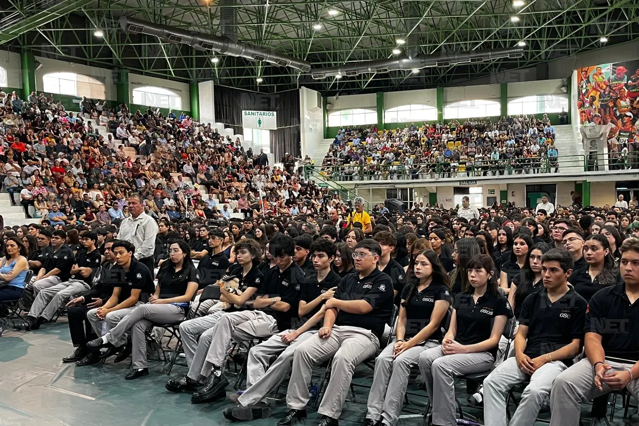 Globos ocupan los lugares de Axel y Gael en graduación; murieron en accidente