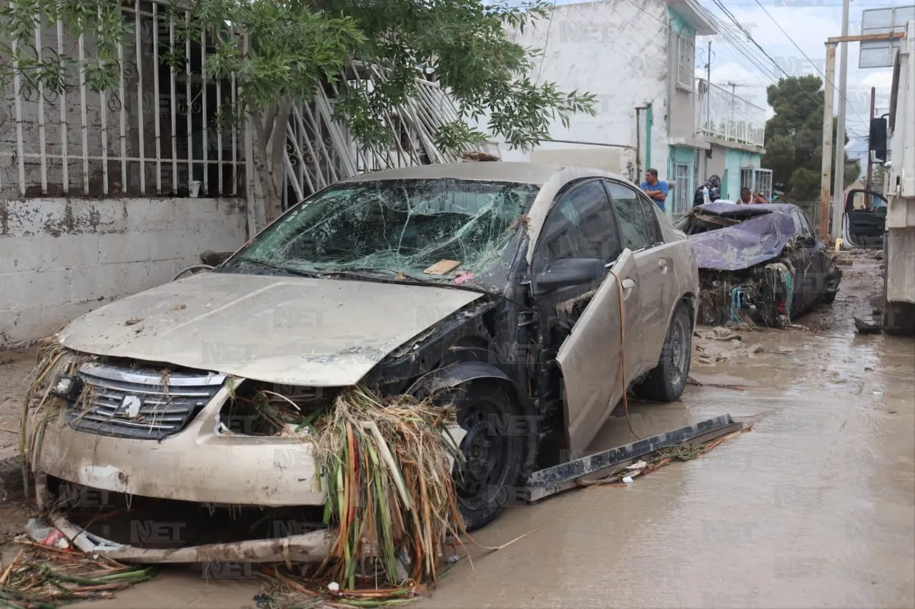 Llegan dependencias municipales a ayudar a vecinos afectados por lluvias