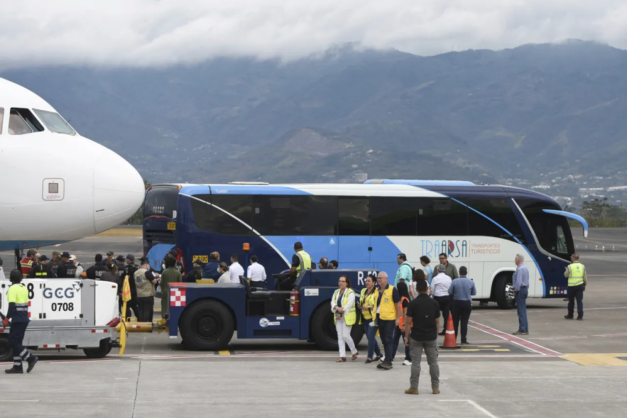Migrantes de seis países seguirán en Costa Rica con estatus humanitario temporal