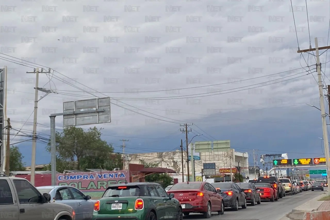 Reportan espera menor a una hora para cruzar a El Paso