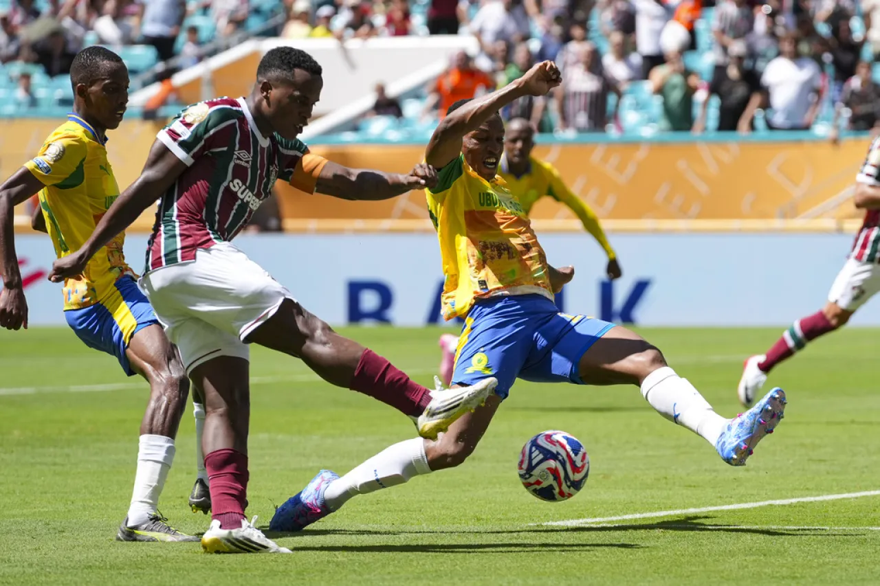 Fluminense avanza en el Mundial de Clubes tras empate con Mamelodi