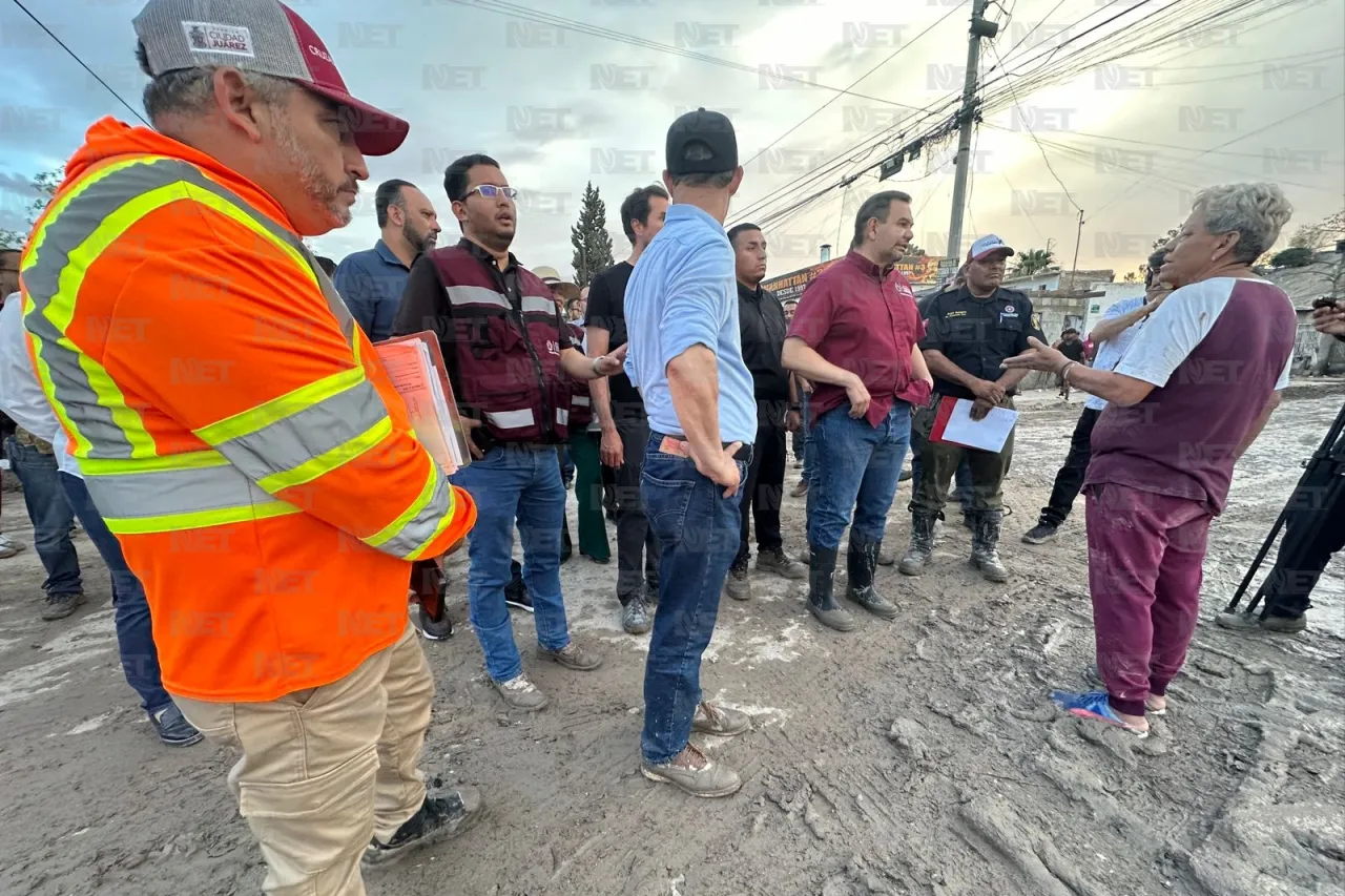 Visita Pérez Cuéllar a juarenses afectados por inundación