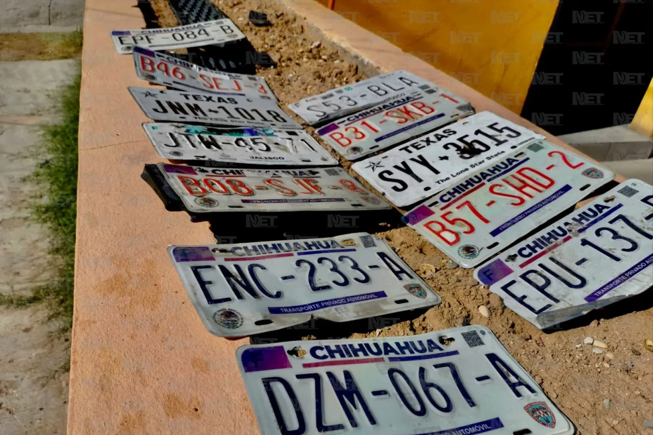 ¿Sin placas por la lluvia? Podrías encontrarlas en este cruce