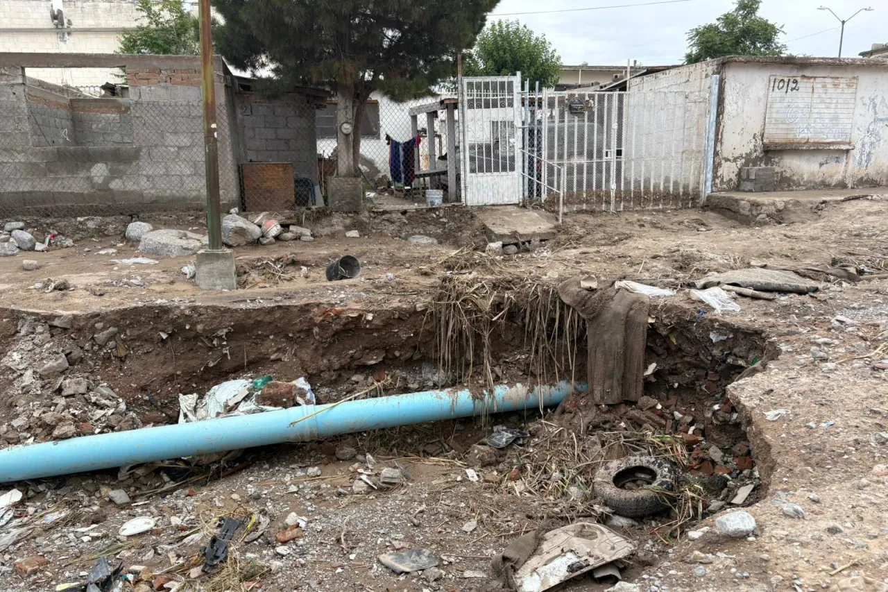 Gobierno estatal atiende a familias afectadas por temporal en Juárez