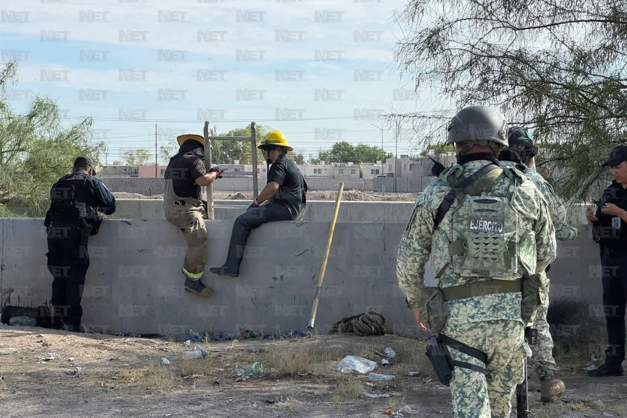 Hallan cadáver en canal a lado de una gasolinera; podría ser empleado