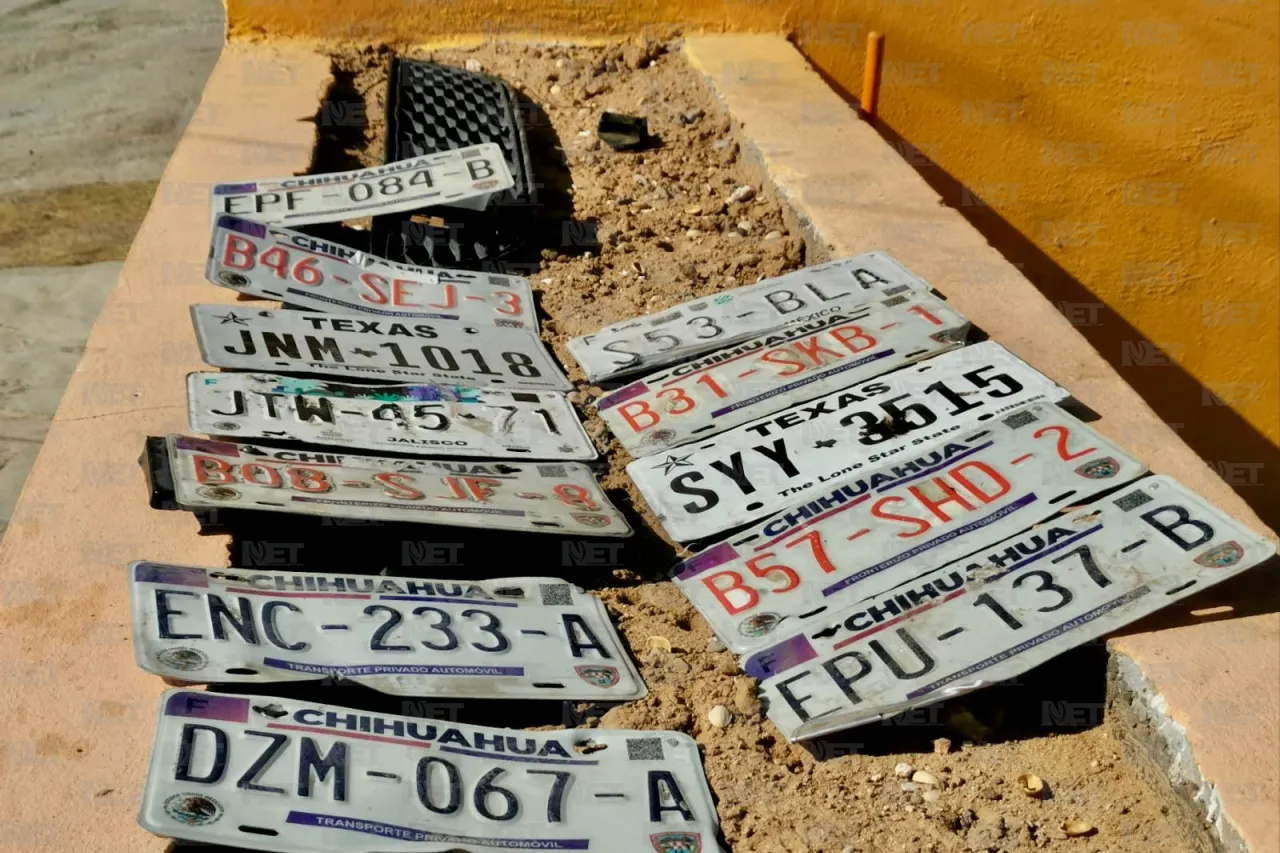¿Sin placas por la lluvia? Podrías encontrarlas en este cruce