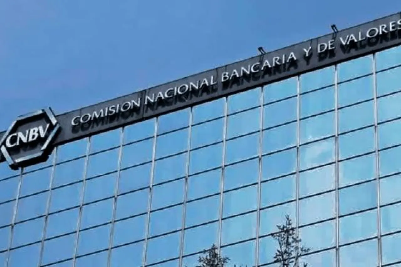 CNBV toma control de dos bancos tras señalamientos de EU