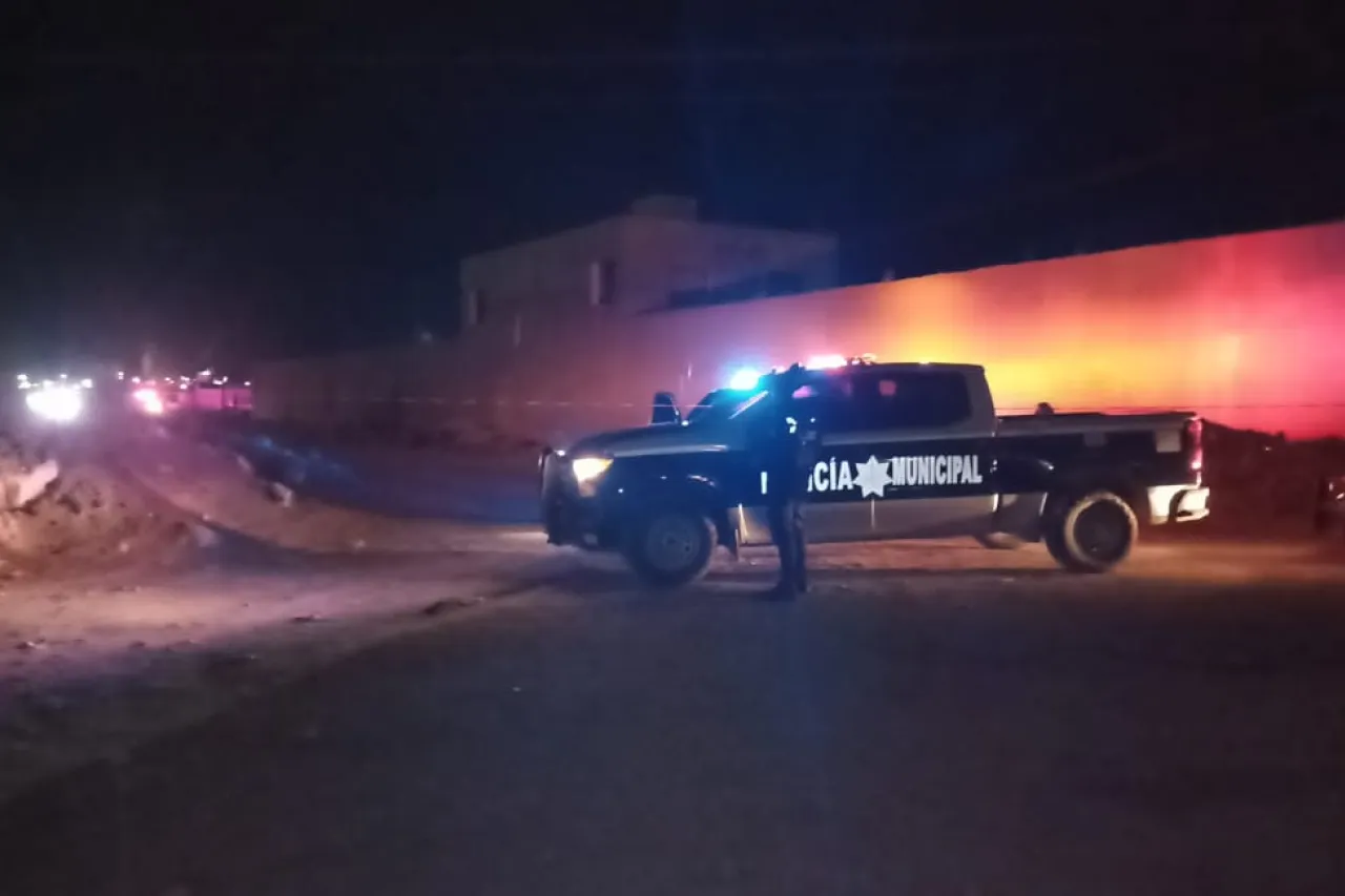 Versión: Por reporte de cadáver en auto, dan con decenas de cuerpos