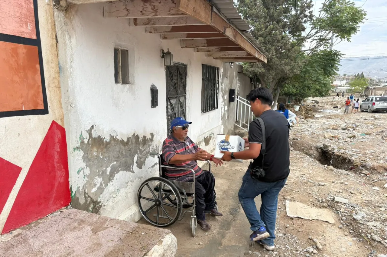 Gobierno estatal atiende a familias afectadas por temporal en Juárez