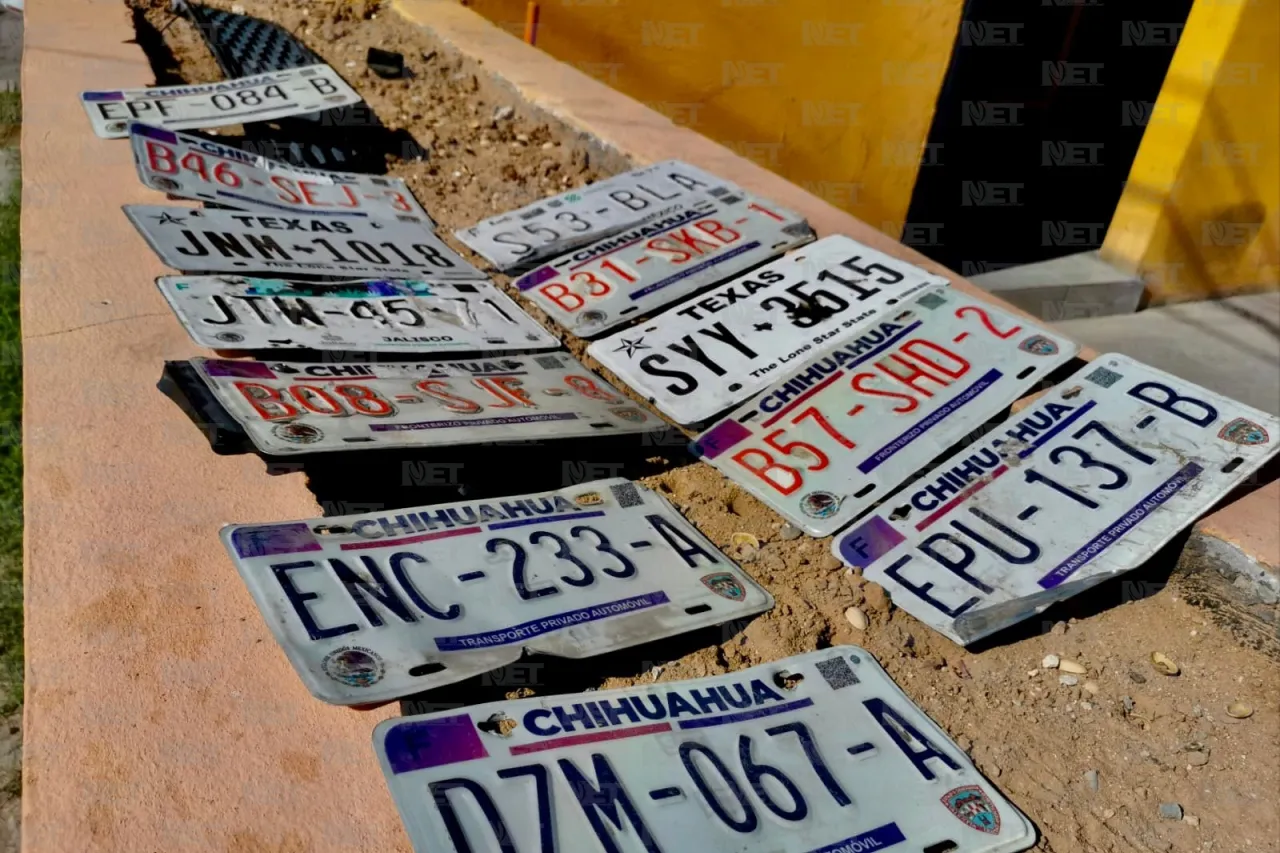 ¿Sin placas por la lluvia? Podrías encontrarlas en este cruce