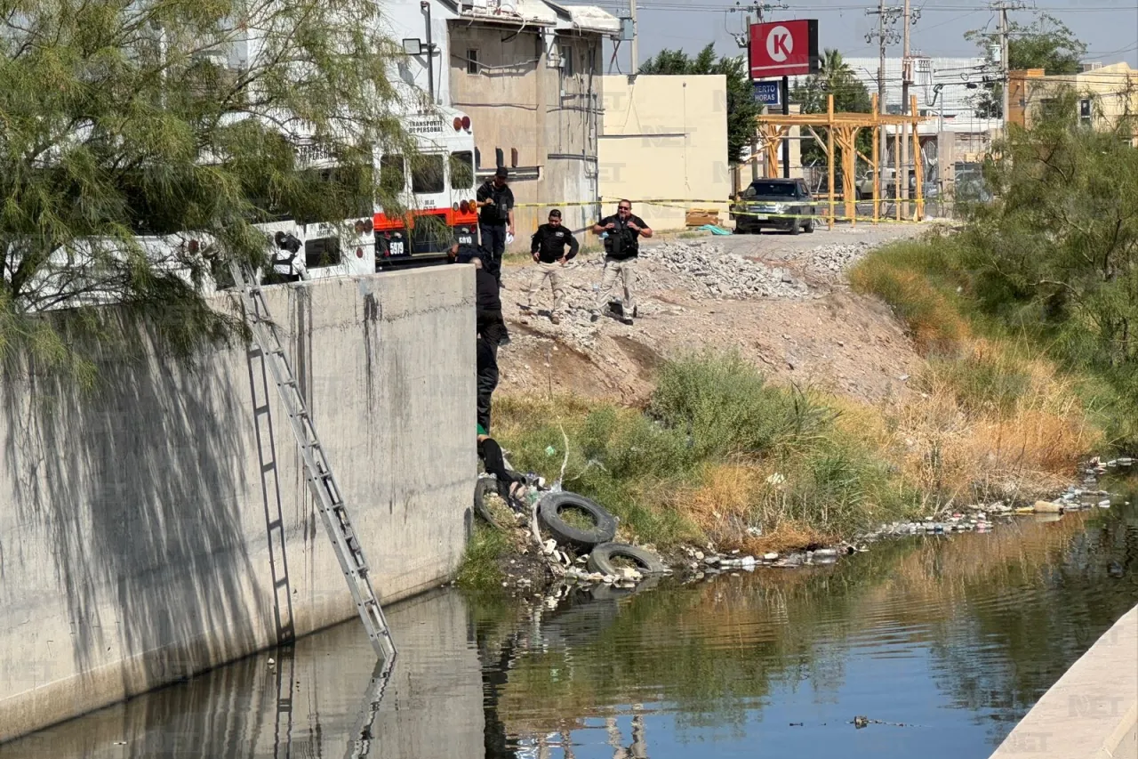 Rescatan cuerpo de canal; no era empleado de gasolinera