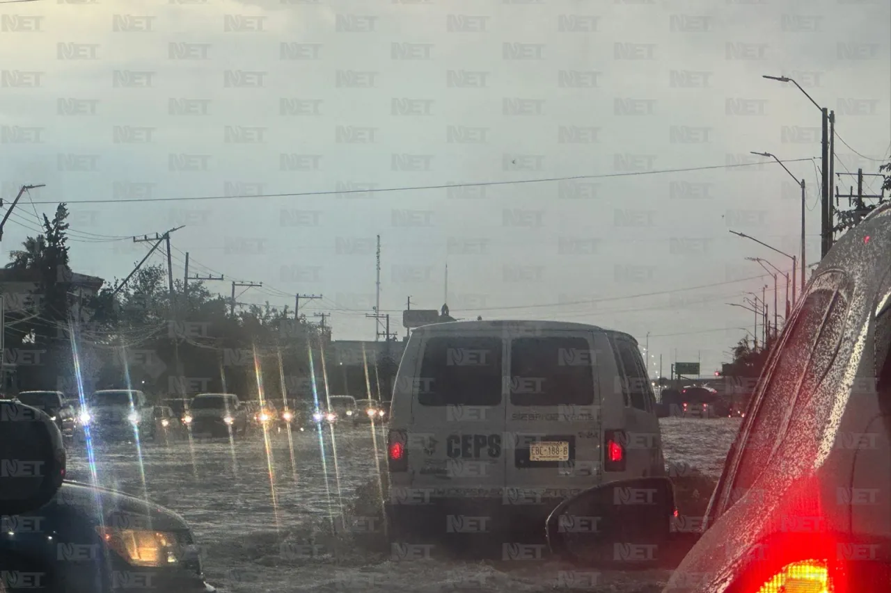Eje vial Juan Gabriel imposible de transitar; tome vías alternas
