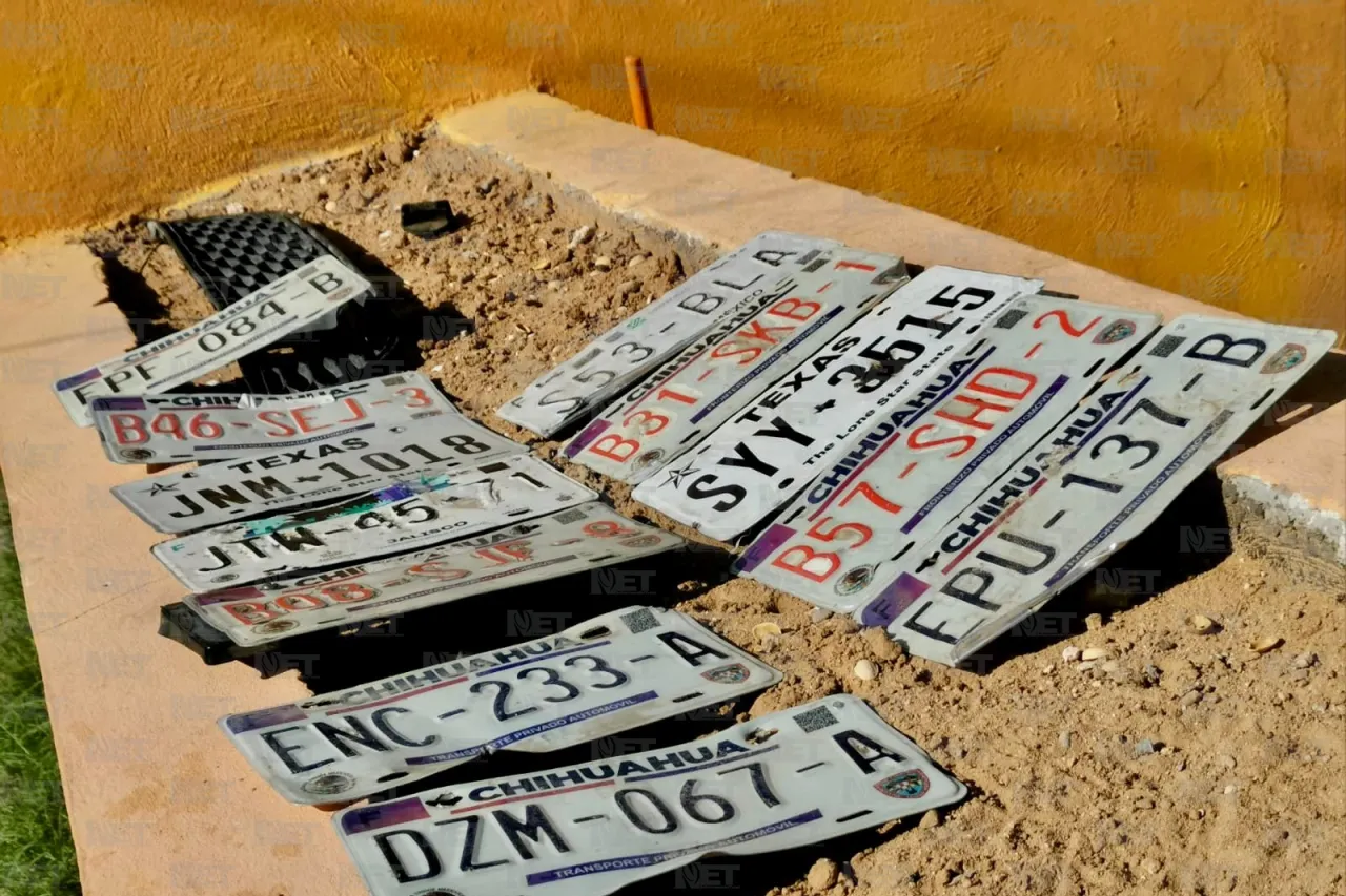 ¿Sin placas por la lluvia? Podrías encontrarlas en este cruce