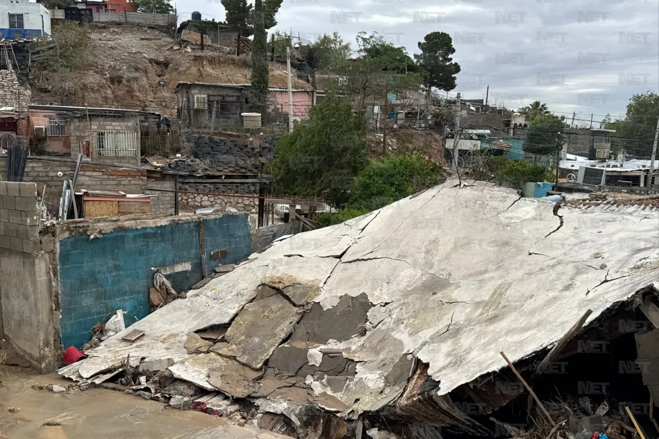 Colapsa vivienda en la Plutarco por las fuertes lluvias de ayer