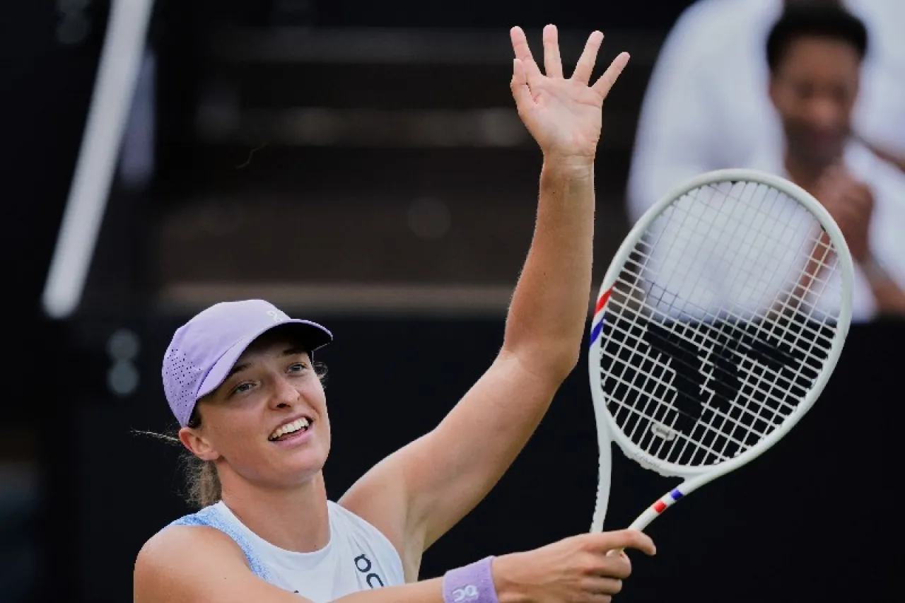 Iga Swiatek barre a Paolini para meterse a finales del Hamburg Open