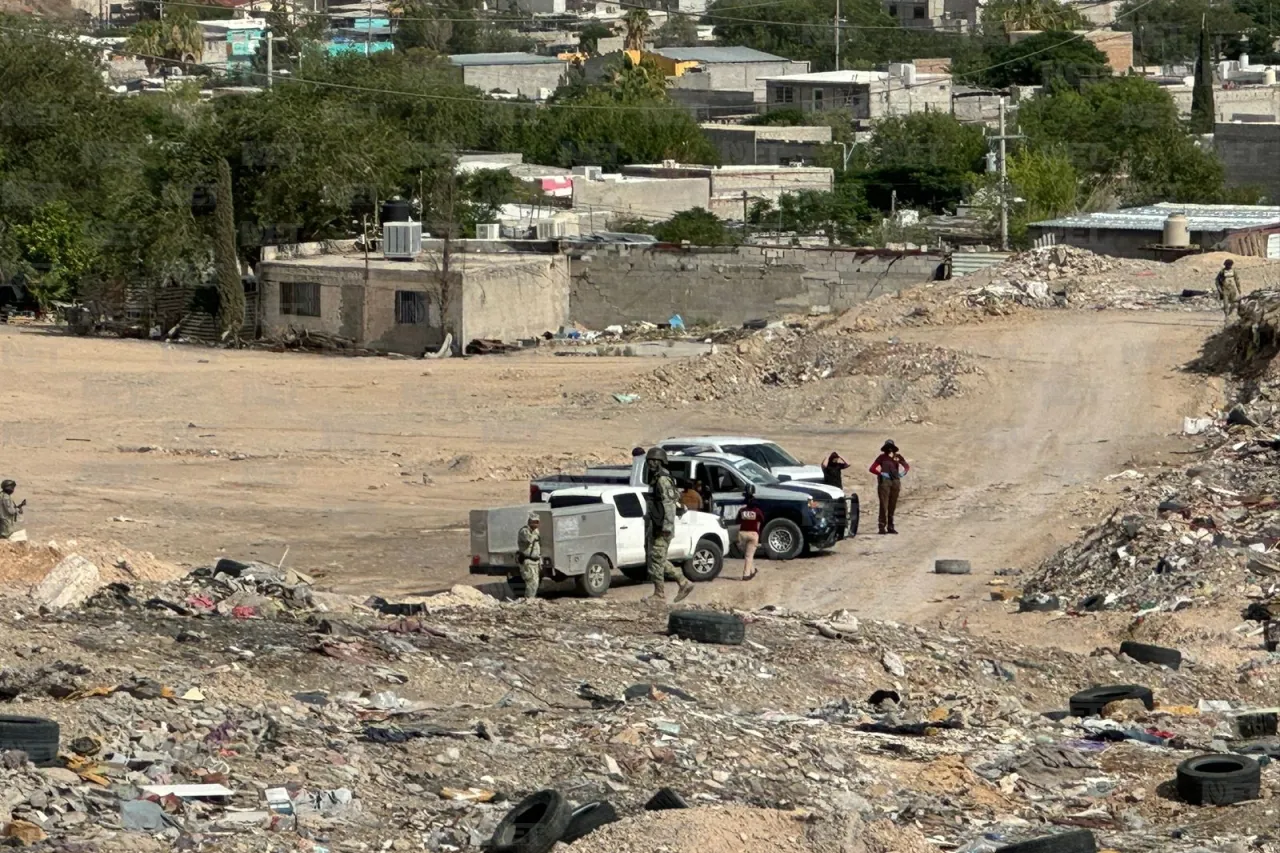 Encuentran a hombre baleado entre camino Real y Pavo Real