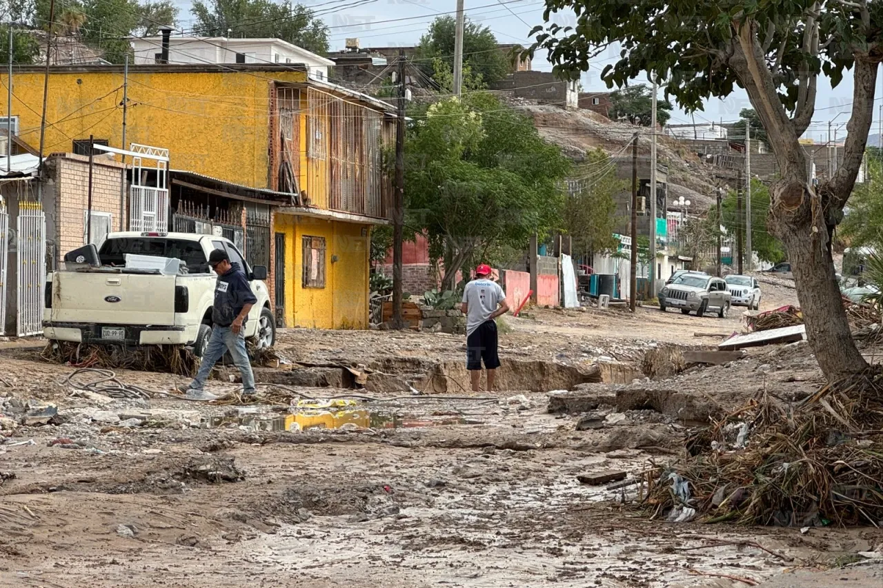 Lluvias abren socavón en la Francisco Sarabia