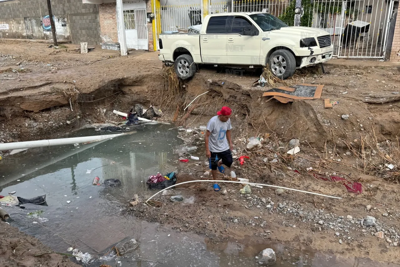 Lluvias abren socavón en la Francisco Sarabia