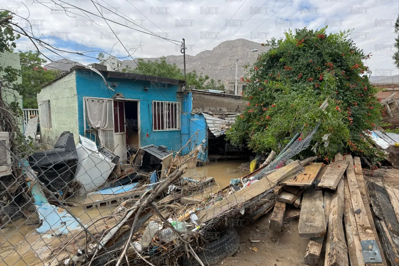 Colapsa vivienda en la Plutarco por las fuertes lluvias de ayer