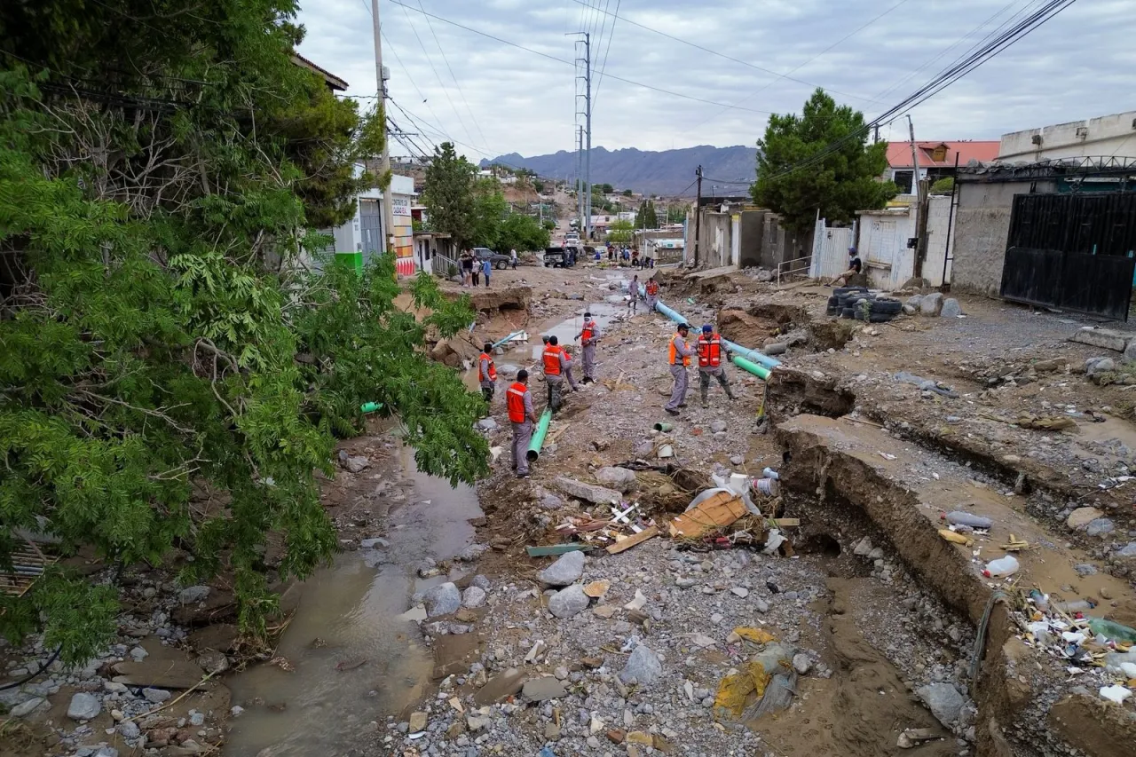 Atiende JMAS socavón en la colonia Francisco Sarabia
