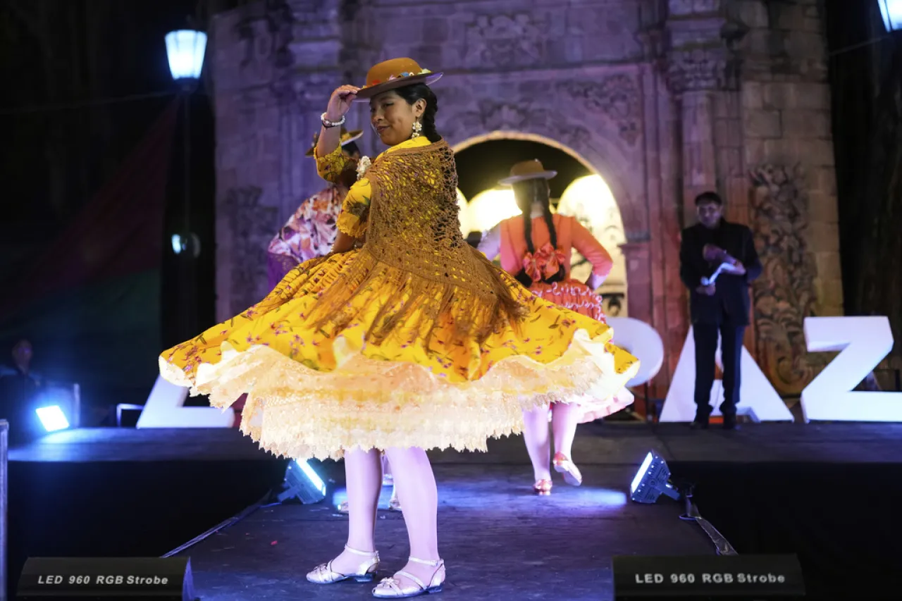 Concurso Cholita Paceña rinde homenaje a las mujeres aymaras en Sudamérica