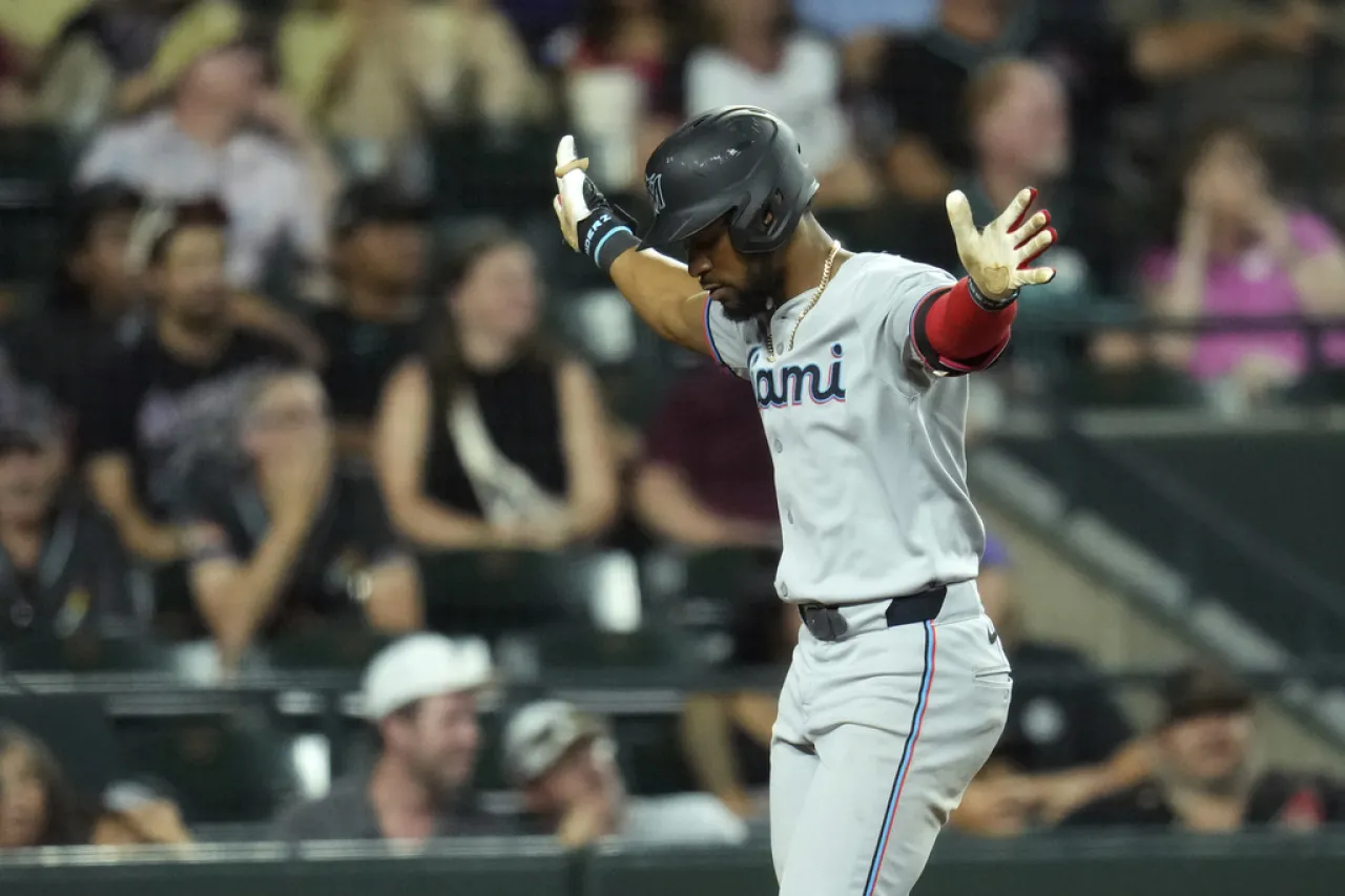 Otto López logra 3 hits y 3 impulsadas en victoria de Marlins