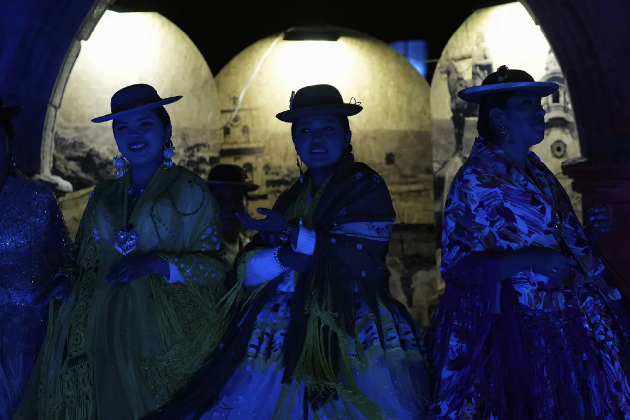 Concurso Cholita Paceña rinde homenaje a las mujeres aymaras en Sudamérica