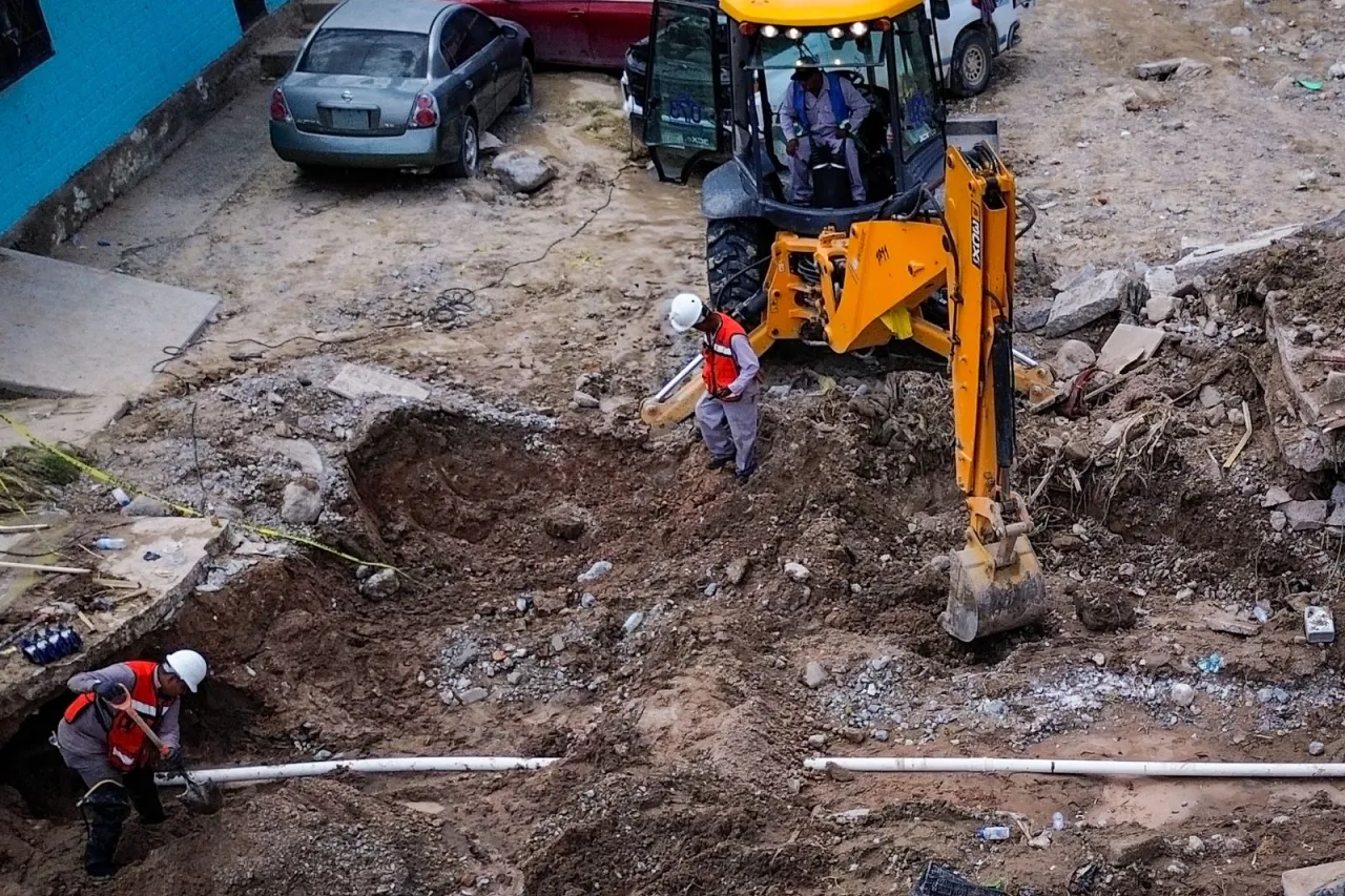 Restablecen servicio de agua potable en sector afectado por lluvias