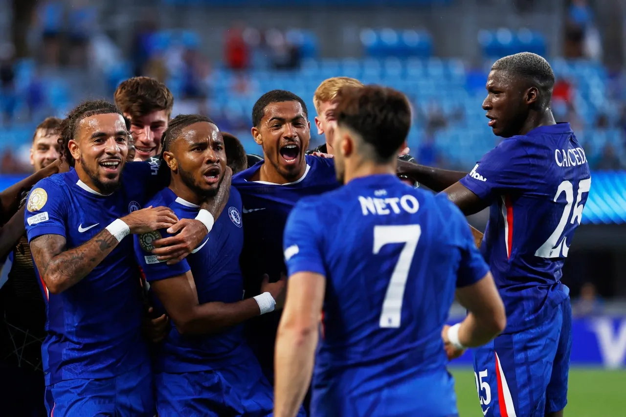 Chelsea sobrevive a tanto de Benfica y lo elimina en Mundial