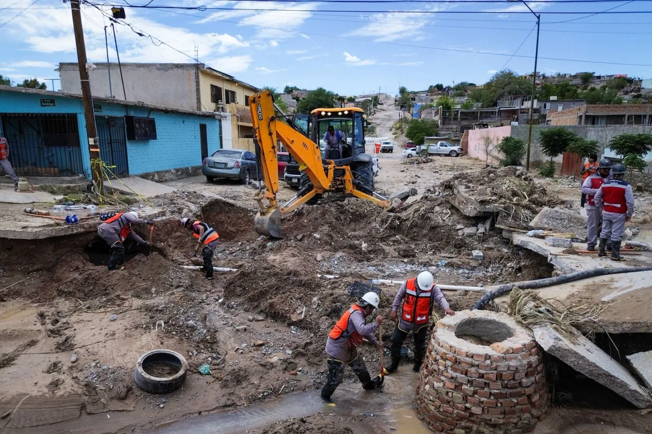Restablecen servicio de agua potable en sector afectado por lluvias