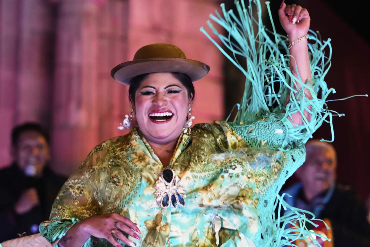 Concurso Cholita Paceña rinde homenaje a las mujeres aymaras en Sudamérica