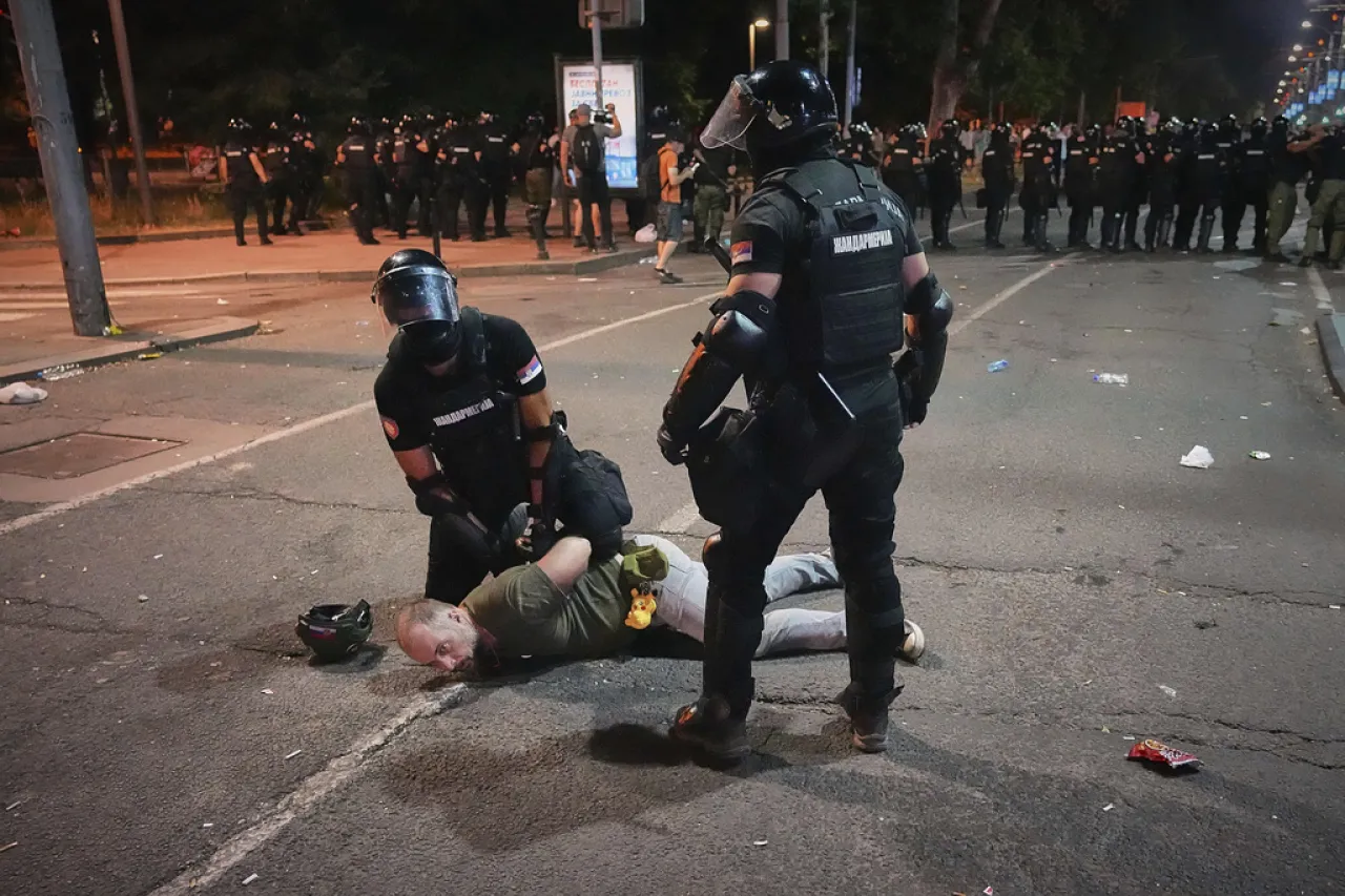 Presidente de Serbia anuncia más arrestos