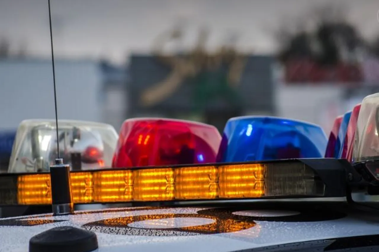 Policía: 2 muertos después de ataque a bomberos en Idaho