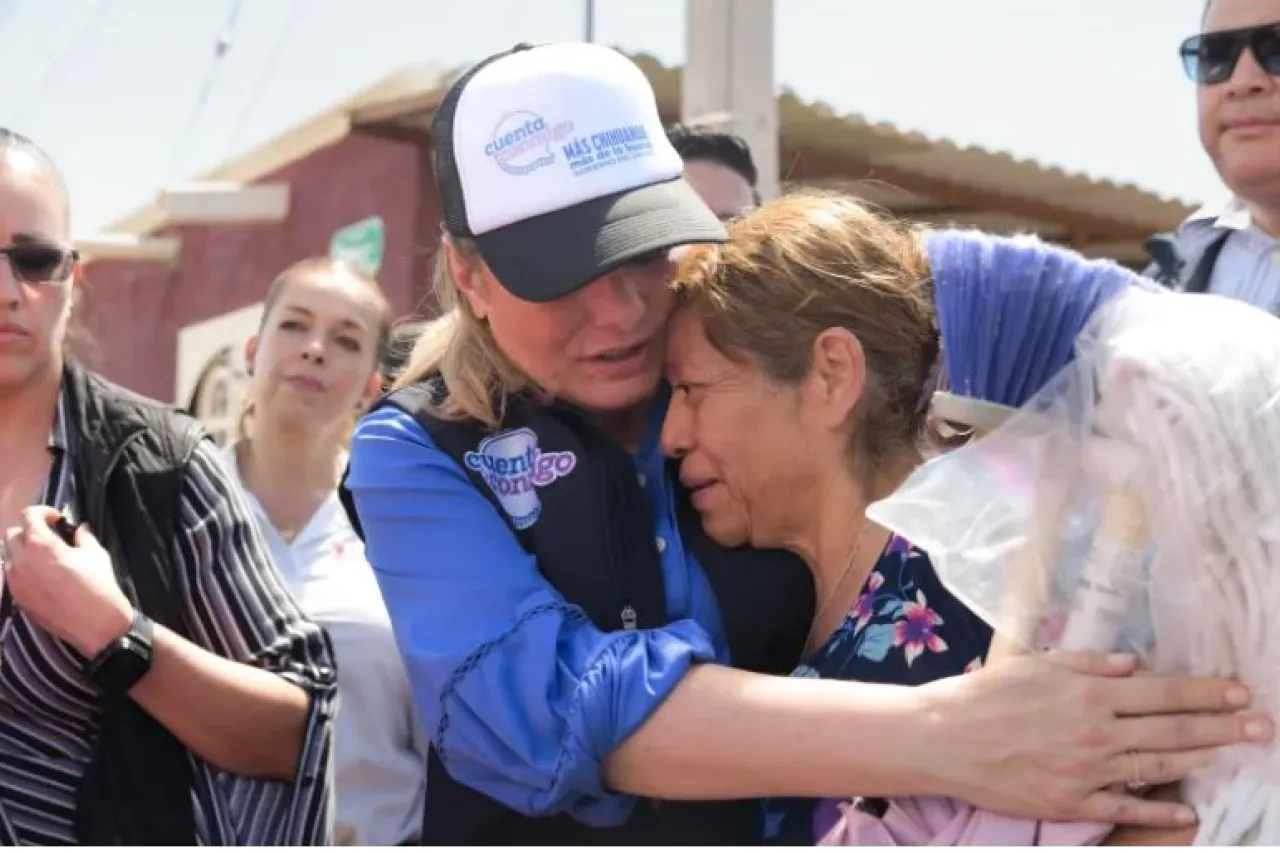 Coordina Maru entrega de apoyos a damnificados por lluvias