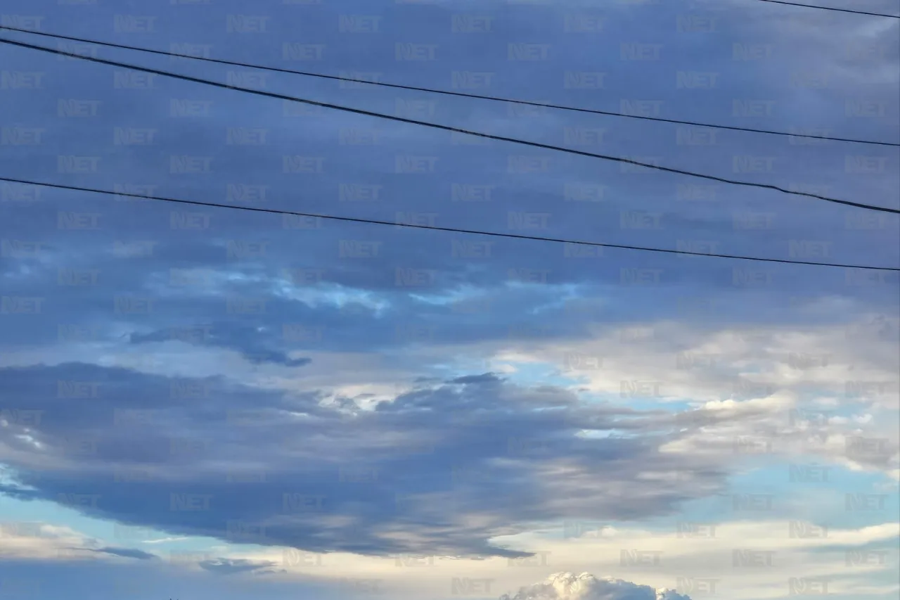 Nubosidad origina bello atardecer en Juárez