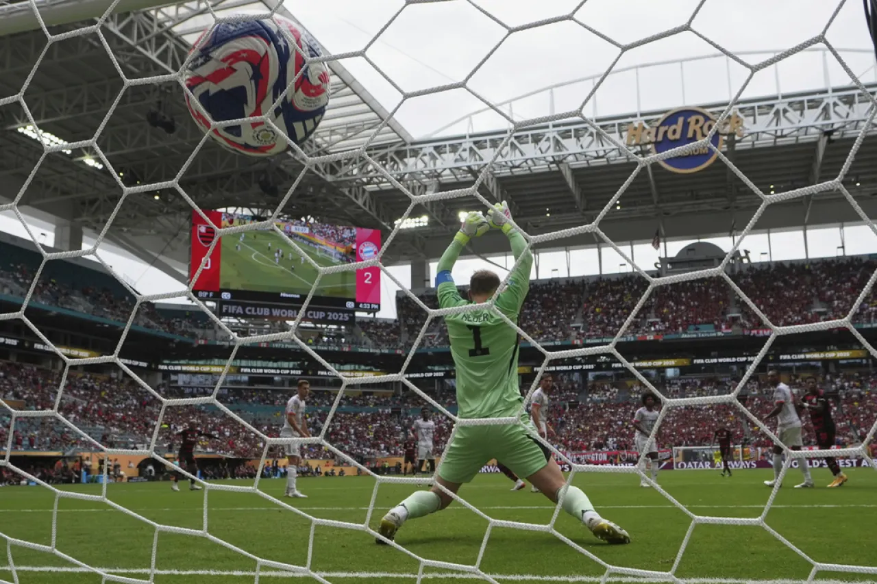 Bayern Múnich amansa 4-2 a Flamengo y avanza a cuartos en Mundial de Clubes