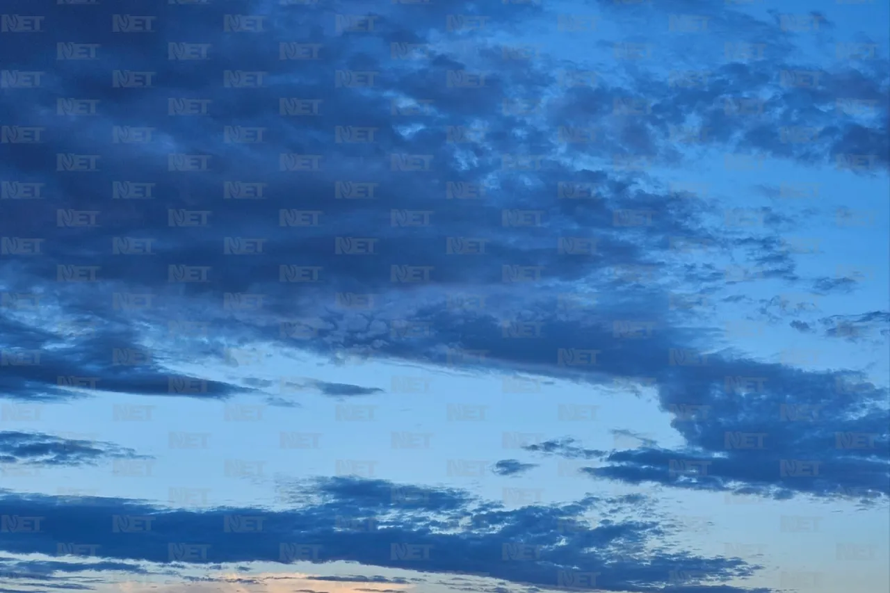 Nubosidad origina bello atardecer en Juárez