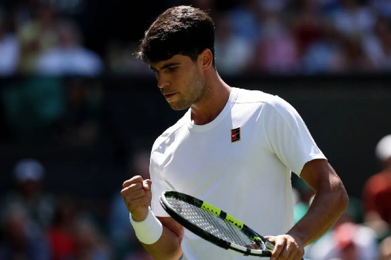 Wimbledon: Obligan a Alcaraz a jugar cinco sets, pero saca triunfo de apertura