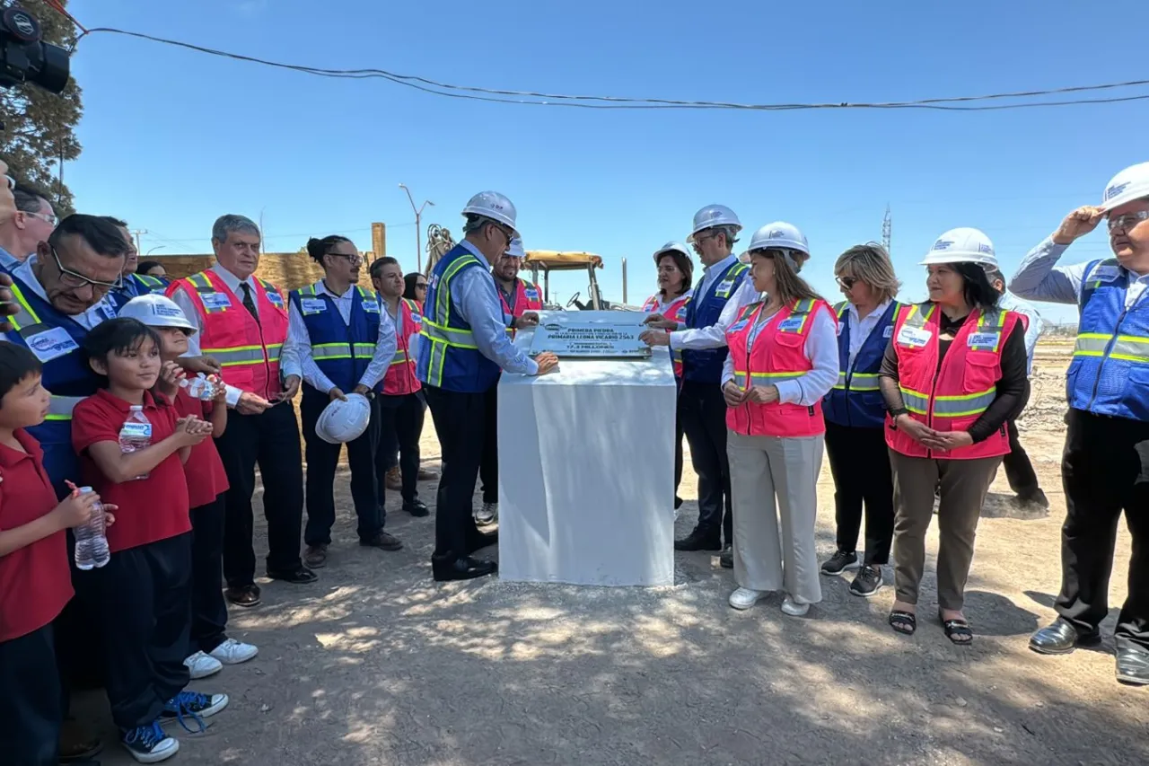Colocan primera piedra para renovar la primaria Leona Vicario