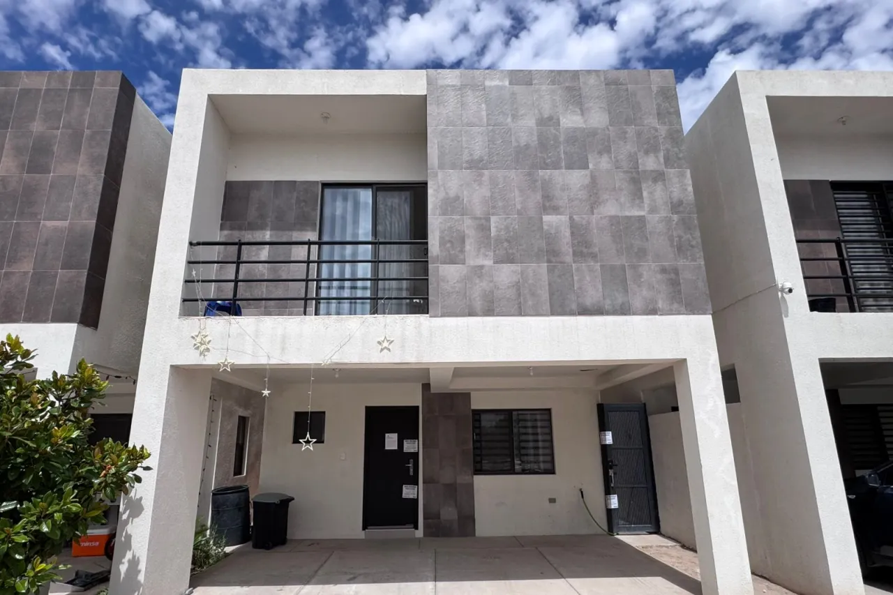 Aseguran droga durante cateo en casa de Residencial Cantares en Juárez