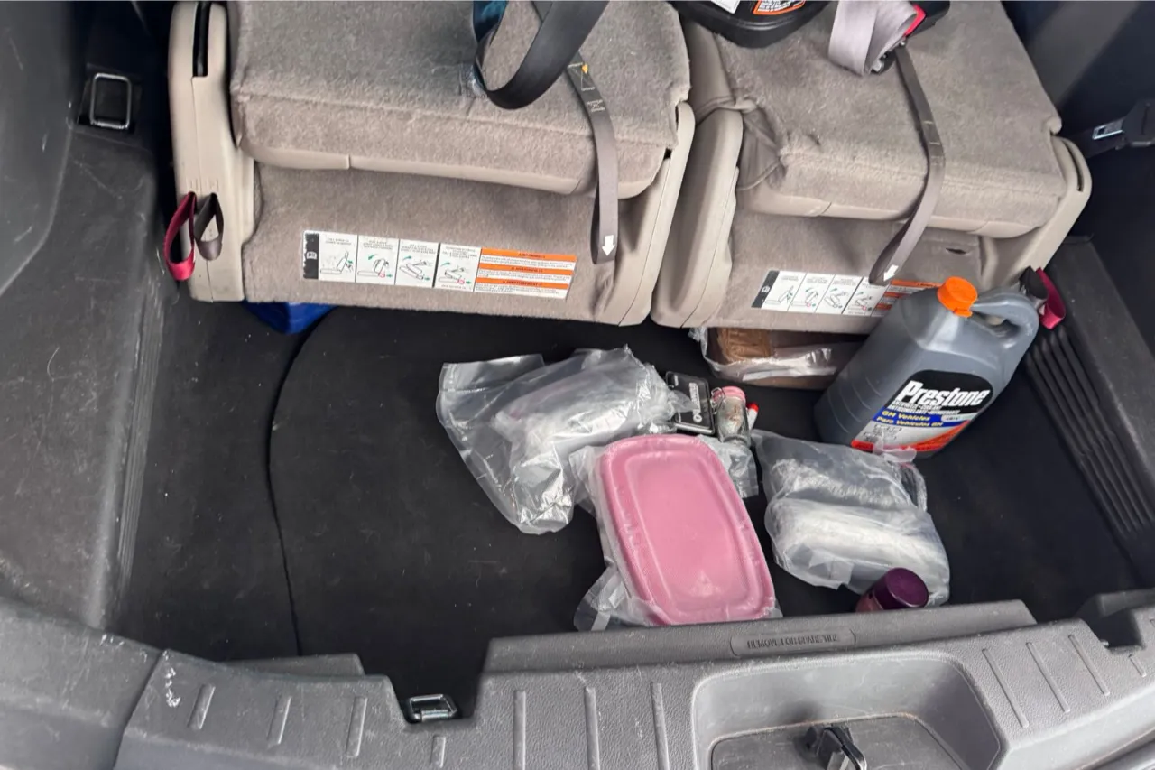 Aseguran droga durante cateo en casa de Residencial Cantares en Juárez
