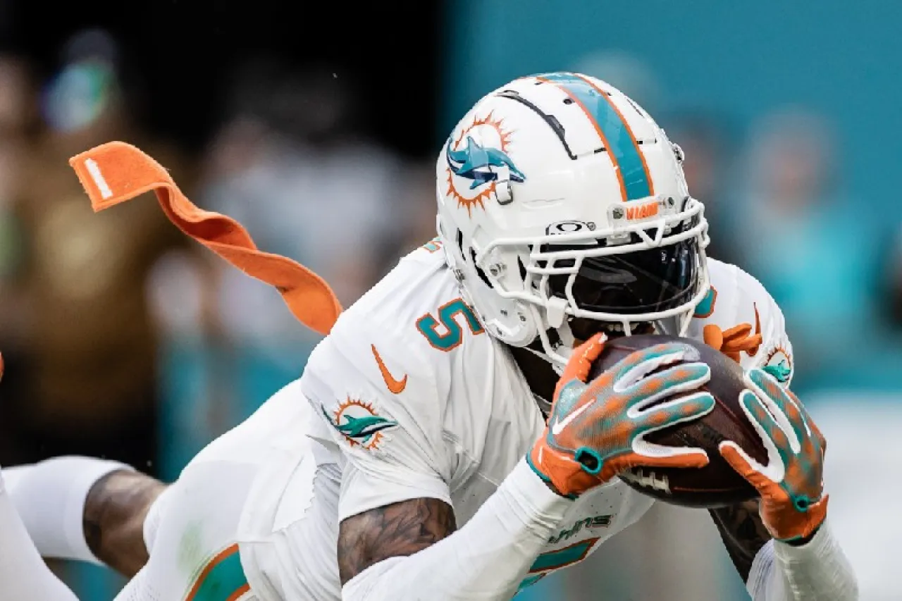 Se deshacen Dolphins de Jalen Ramsey en cambio con Steelers