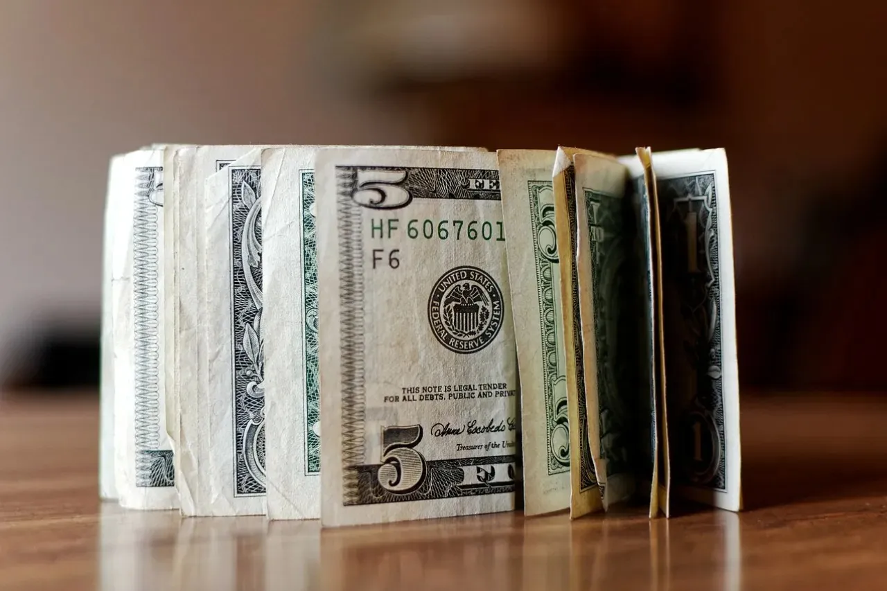 Aumenta el dólar en casas de cambio