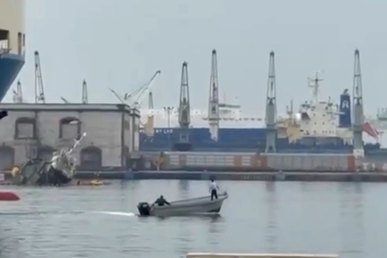 Muere pareja tras caer su auto al mar en Veracruz