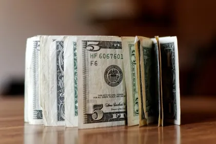 Aumenta el dólar en casas de cambio