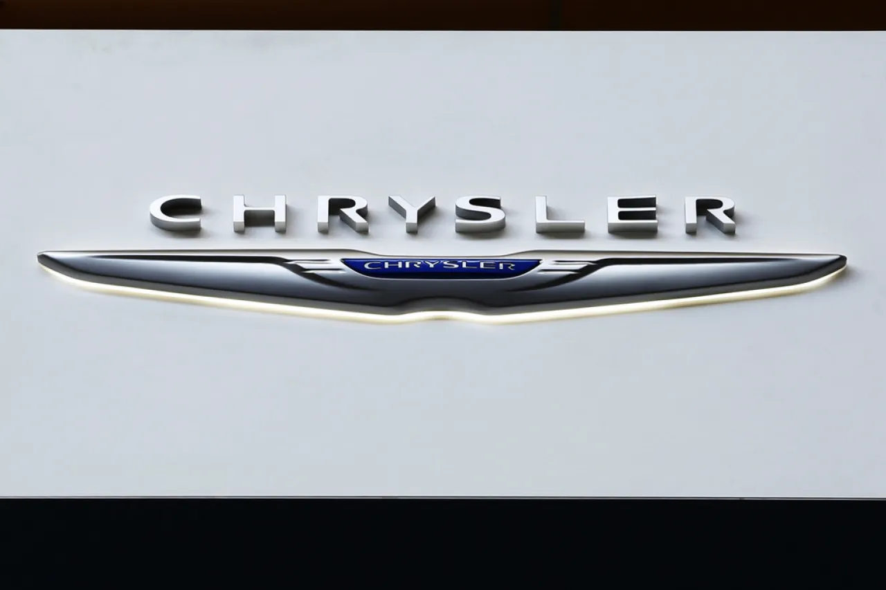 Chrysler llama a revisión a más de 250 mil Pacifica y Voyager 2022-2025