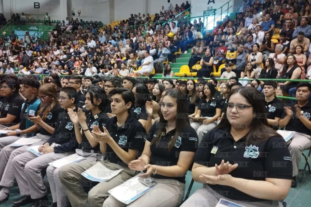 Más de 5 mil estudiantes se gradúan del Colegio de Bachilleres