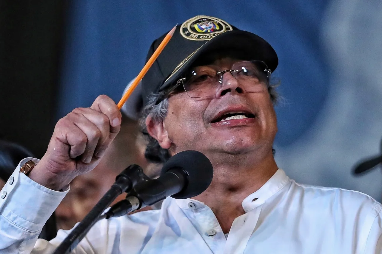 Fiscalía abre indagación por supuesto plan para sacar a Gustavo Petro del poder
